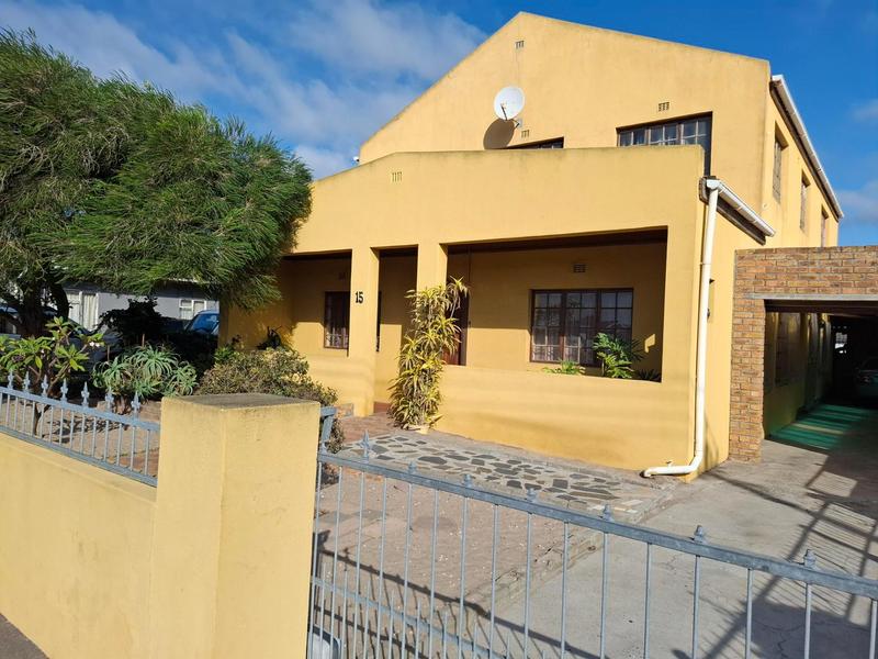 7 Bedroom Property for Sale in Riverton Western Cape